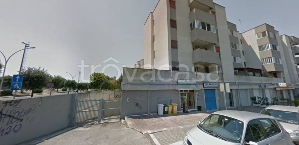 Garage in vendita a Brindisi viale Francia, 1