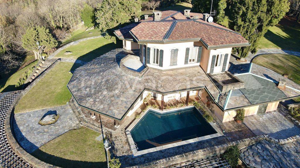 Villa in vendita a Como via Oltrecolle