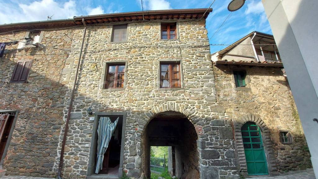 Casa Indipendente in vendita a Borgo a Mozzano