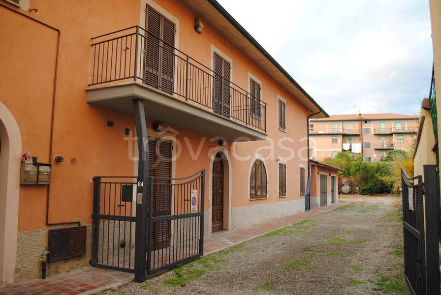 Appartamento in vendita a Chiusi via Montegrappa