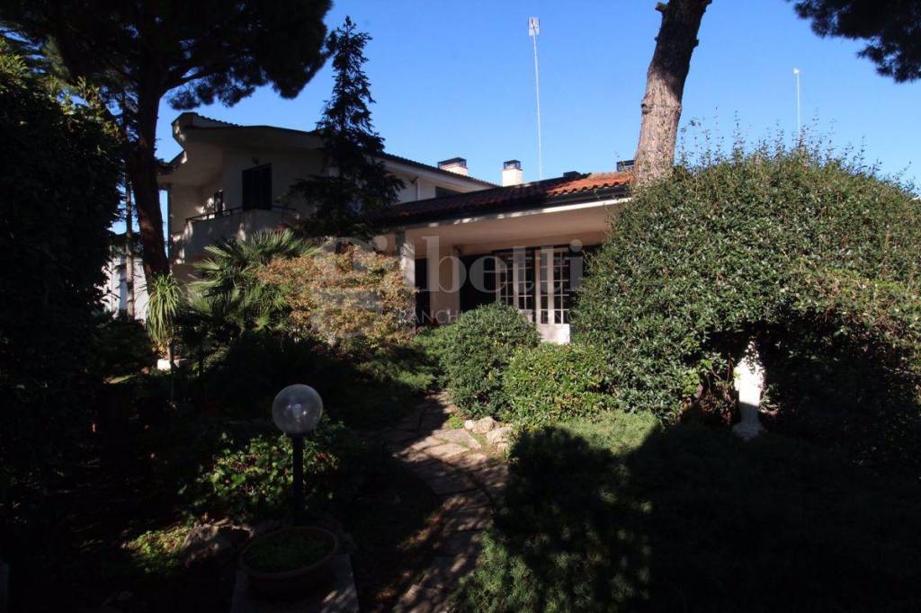 Villa in vendita a Trani via Annibale Maria di Francia