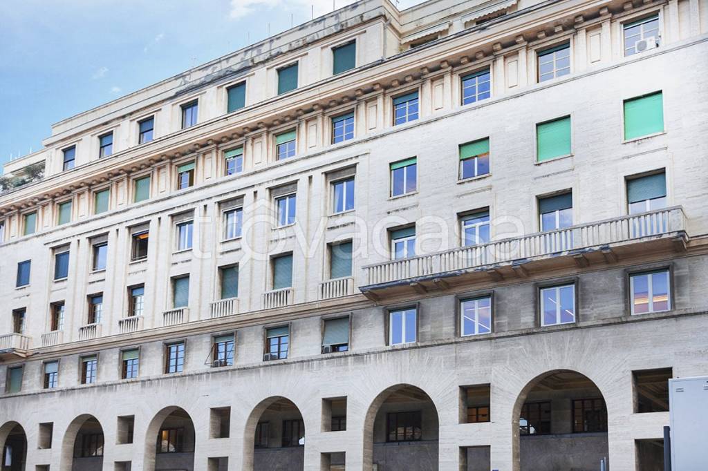Ufficio in vendita a Genova piazza della Vittoria, 14