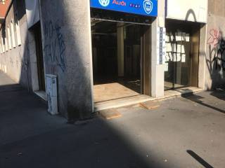 Negozio in in vendita da privato a milano viale misurata, 14