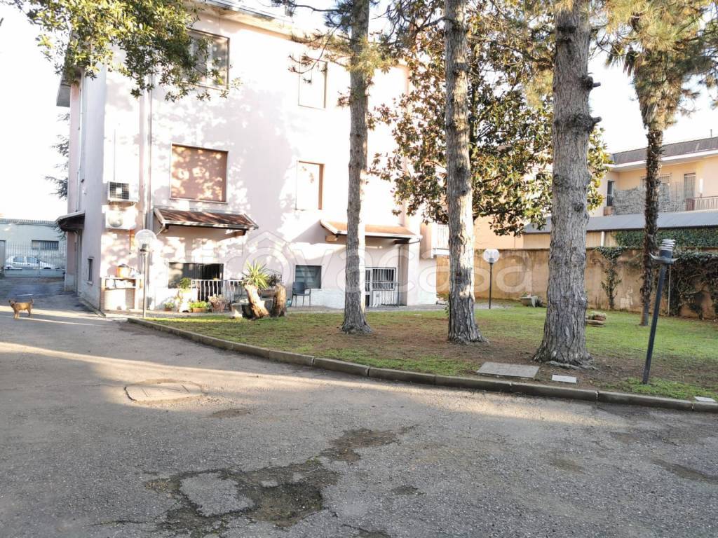 Villa Bifamiliare in vendita a Magenta via 1 Maggio, 12