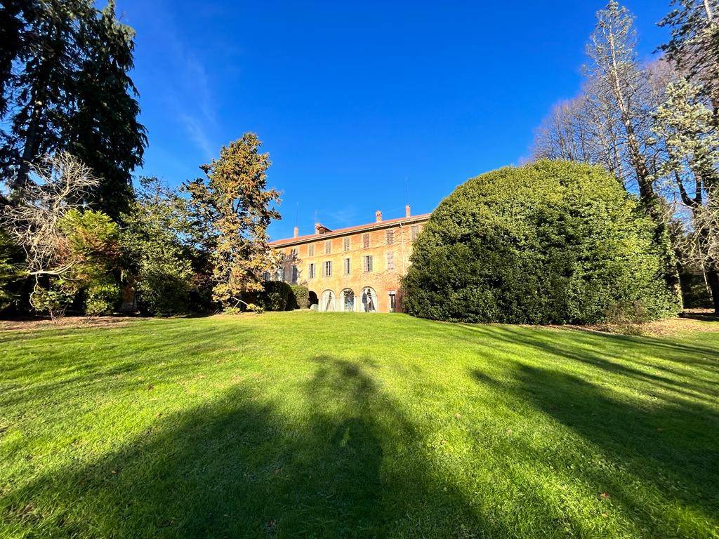 Villa in vendita a Tradate via Gioacchino Rossini