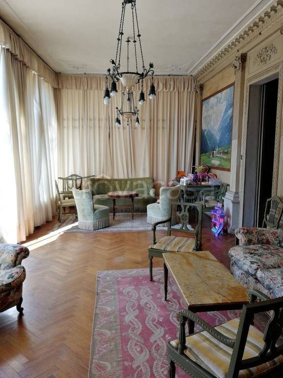 Casa Indipendente in vendita a Tradate via Gioacchino Rossini