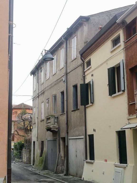 Intero Stabile in in vendita da privato a Rovigo via Samuele Donatoni