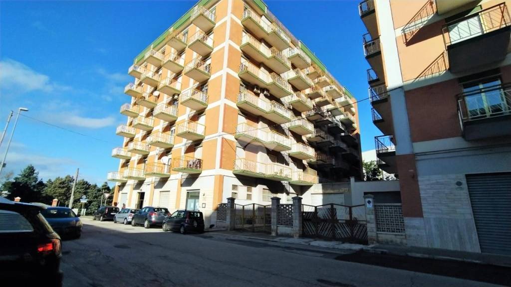 Appartamento in vendita a Putignano via Cesare Battisti, 28