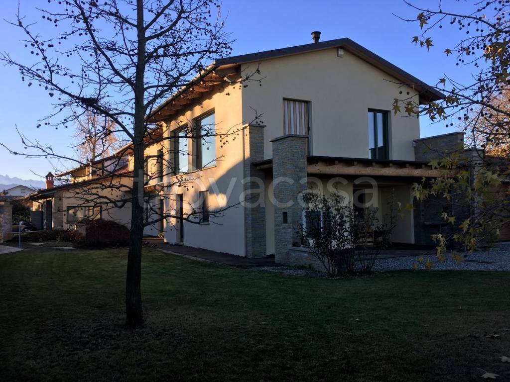 Villa in vendita a Saluzzo regione Torrazza, 41C