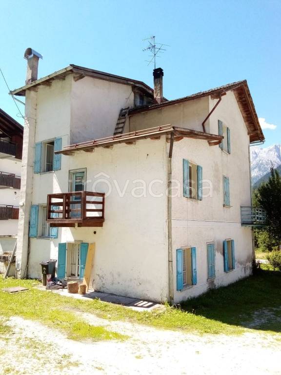 Casa Indipendente in vendita ad Auronzo di Cadore via Ligonto