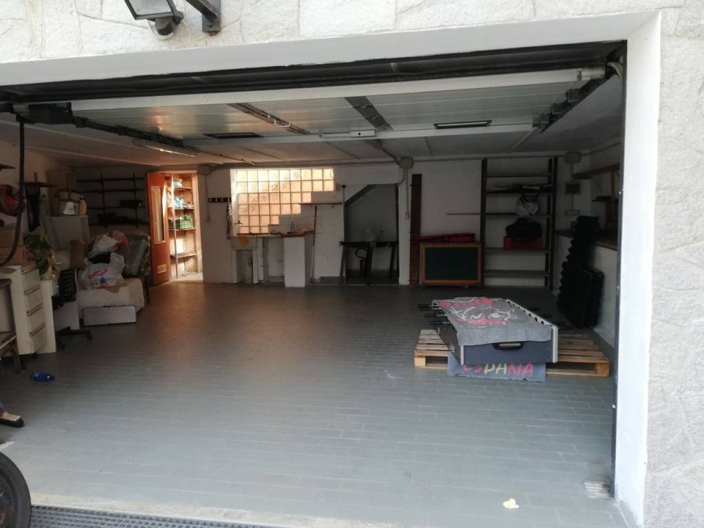 Garage in vendita a Savona via Repusseno