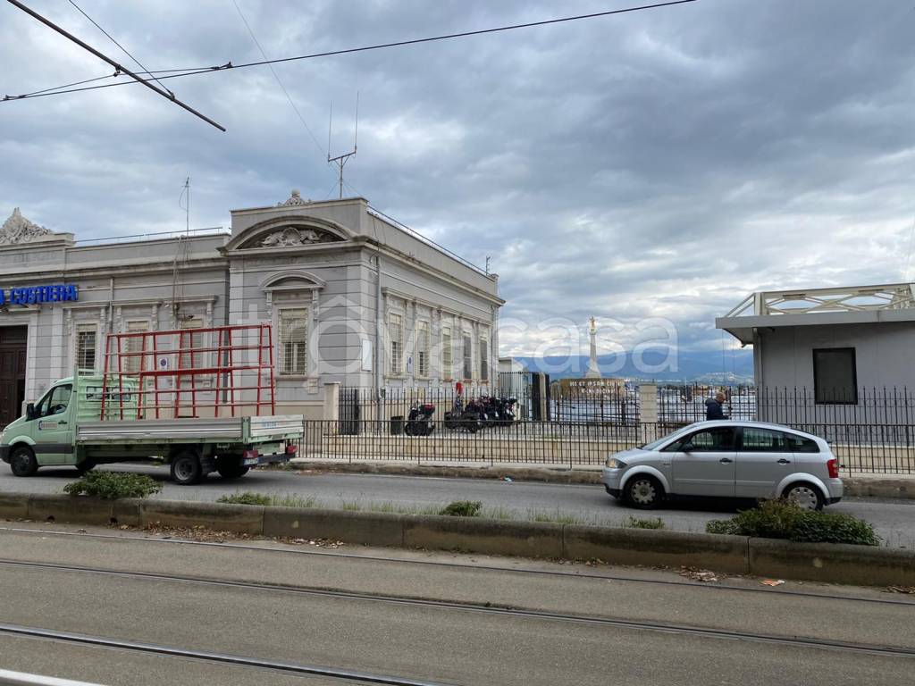 Negozio in vendita a Messina via Vittorio Emanuele ii, 109