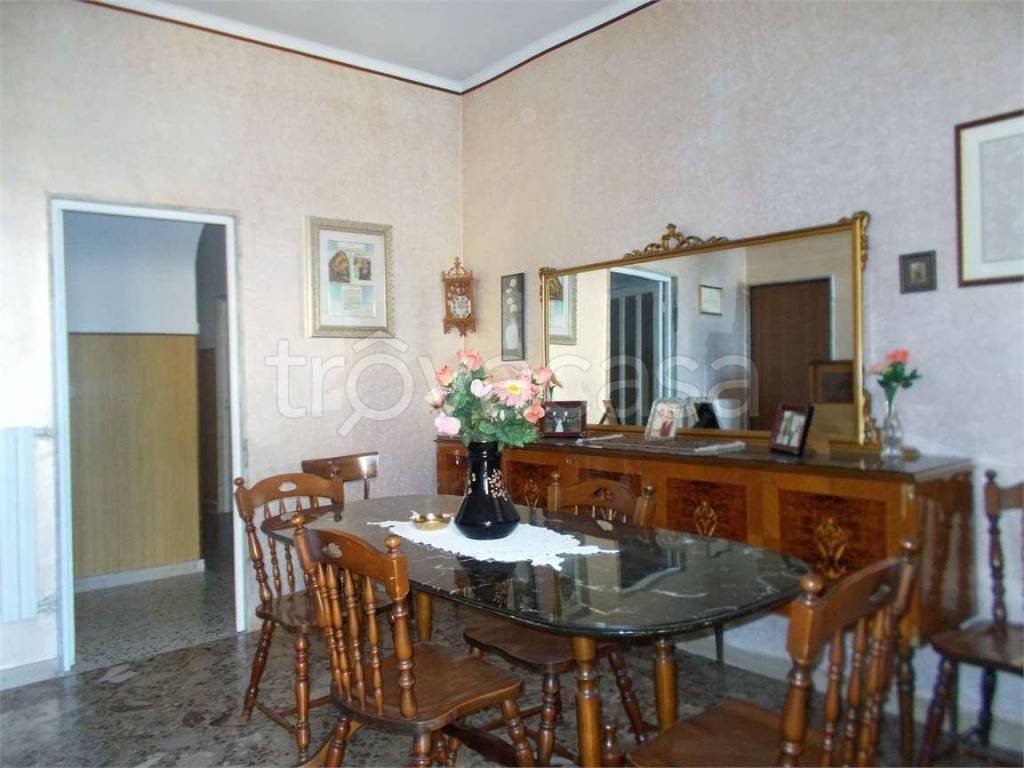 Appartamento in vendita ad Acquaviva delle Fonti via Arco Santa Chiara, 10