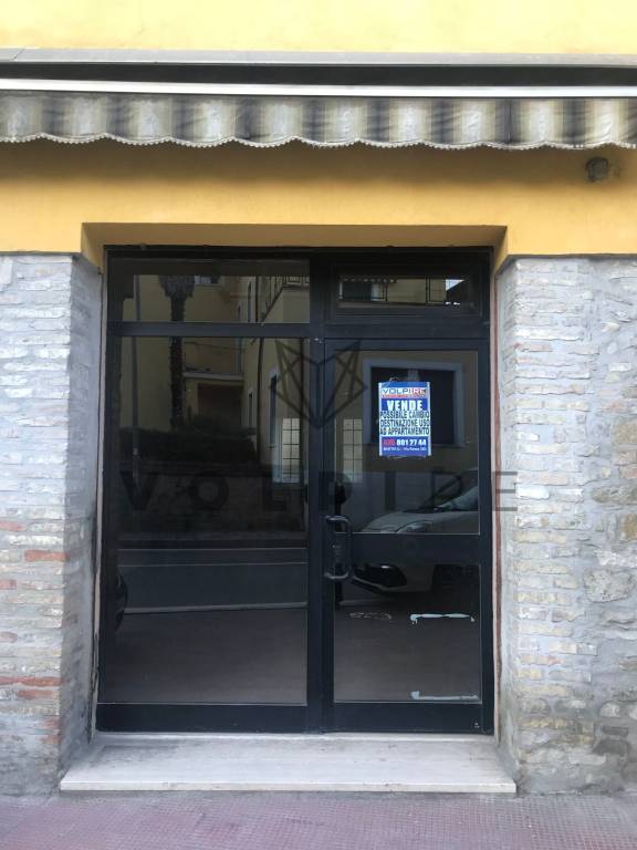 Negozio in vendita ad Assisi via Eugubina