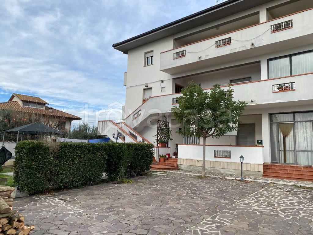 Appartamento in vendita a Sant'Omero via Capo di Fuori, 196