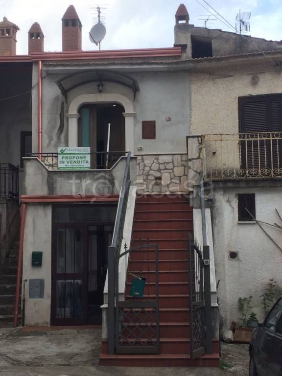 Casa Indipendente in vendita a San Martino Valle Caudina via Castagneto
