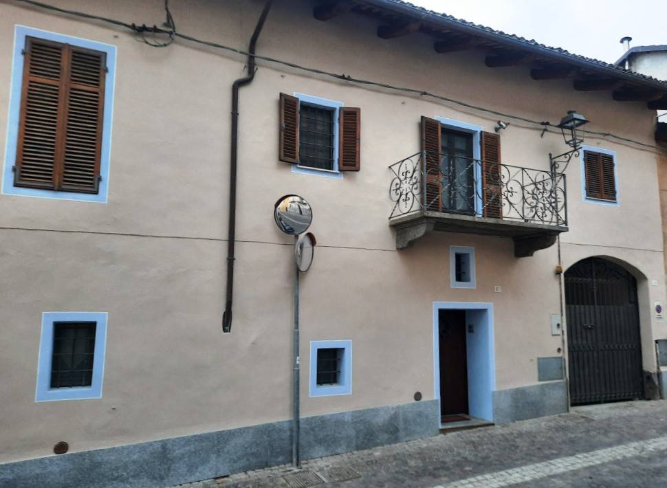Casa Indipendente in vendita a Verzuolo via Castello