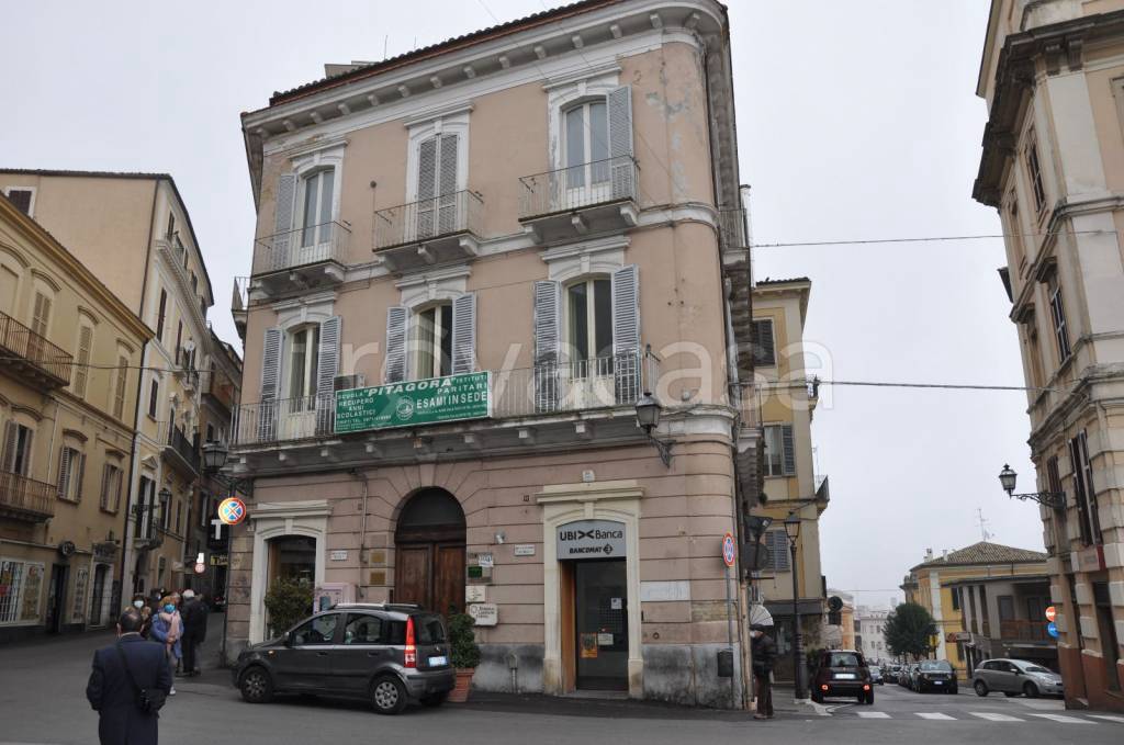 Ufficio in in vendita da privato a Chieti piazza Trento e Trieste