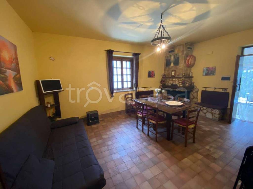 Villa in vendita ad Alvito strada statale st666
