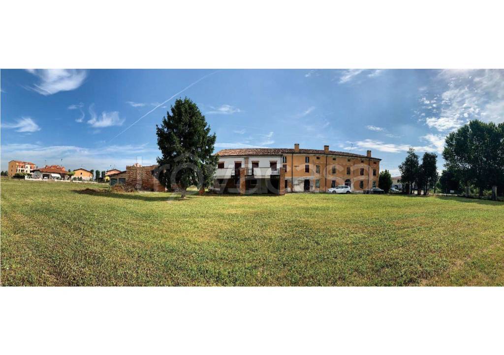 Intero Stabile in vendita a Castel d'Ario via 4 Novembre, 30