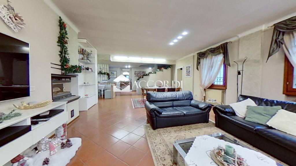 Villa in vendita a Montebelluna via Silvio Pellico