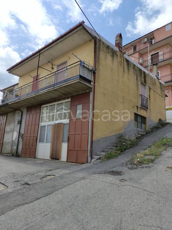 Appartamento in in vendita da privato a Castelsilano corso Vittorio Emanuele, 8