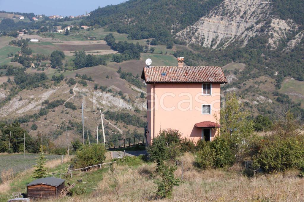 Casa Indipendente in in vendita da privato a Serramazzoni via Roncovecchio, 715
