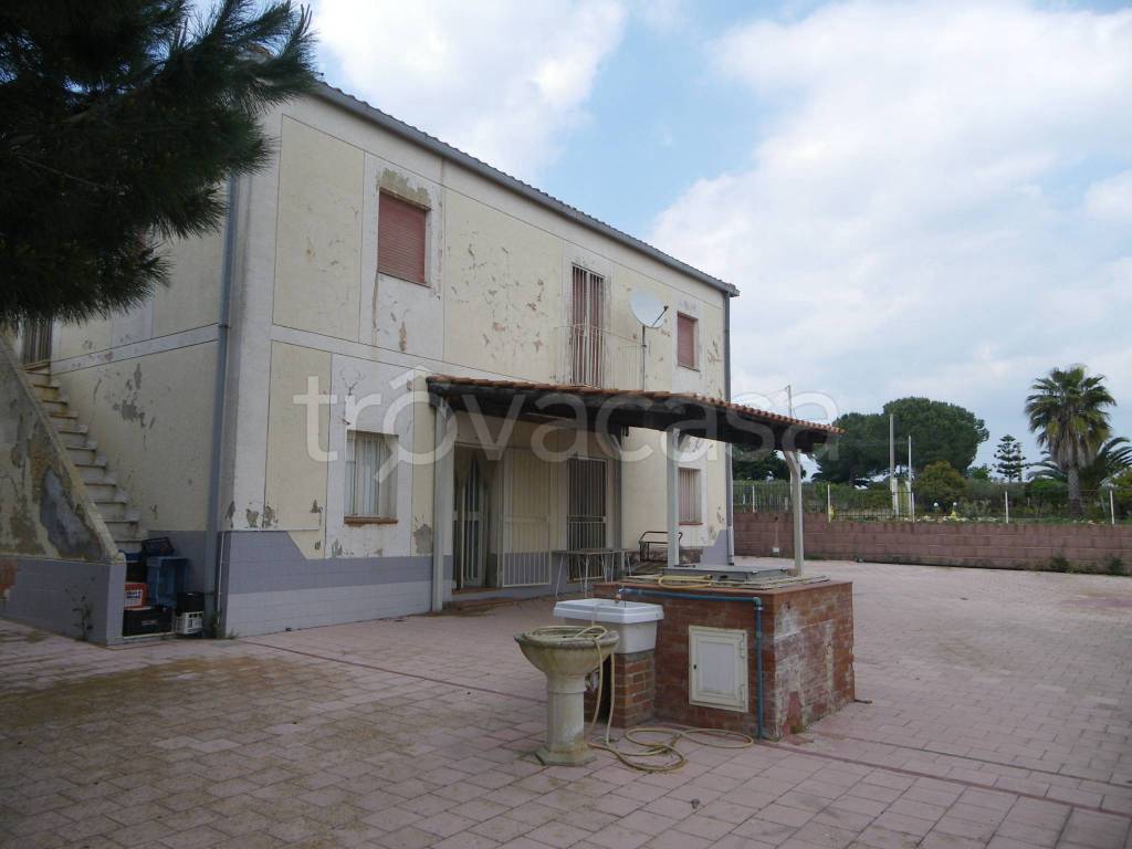 Villa in vendita a Caltagirone via Giovanni Rosiglione, 5