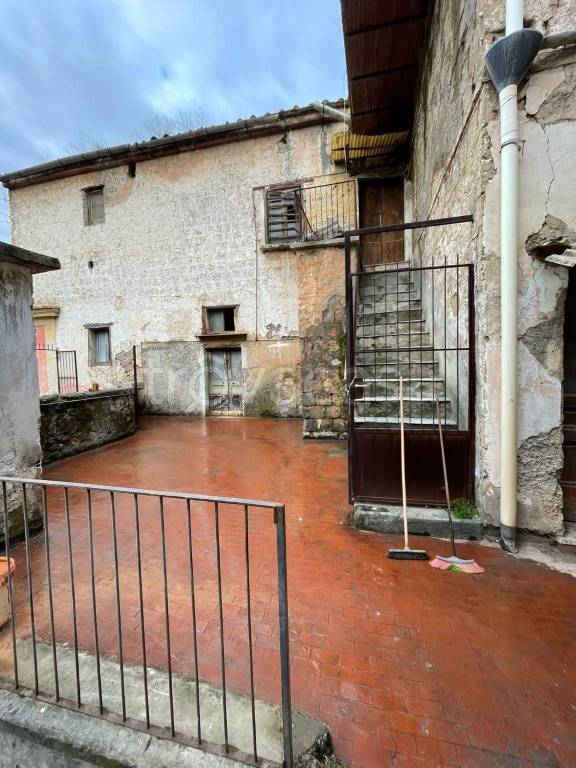 Casa Indipendente in in vendita da privato a Maddaloni via San Francesco d'Assisi, 70