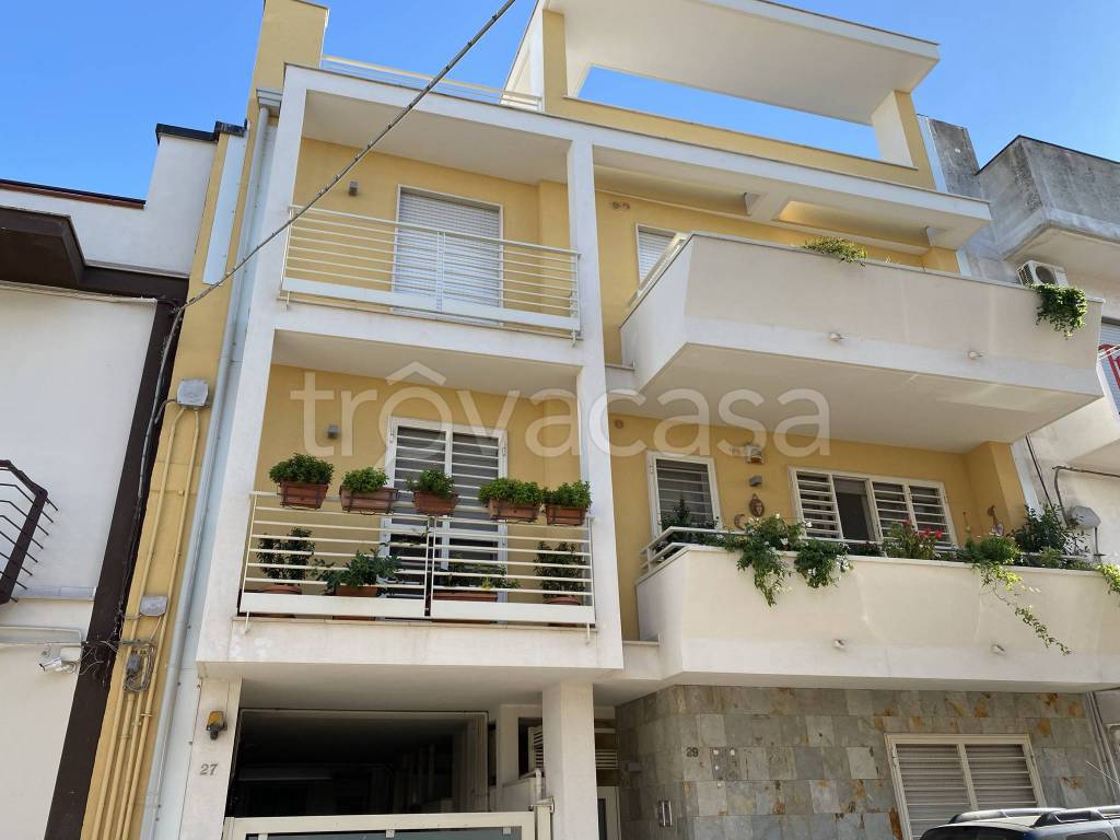 Appartamento in vendita a Sannicandro di Bari via Professore Giuseppe Scalera, 29