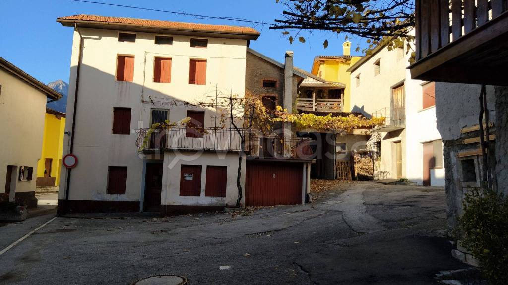 Villa in in vendita da privato a Soverzene via Roma, 46