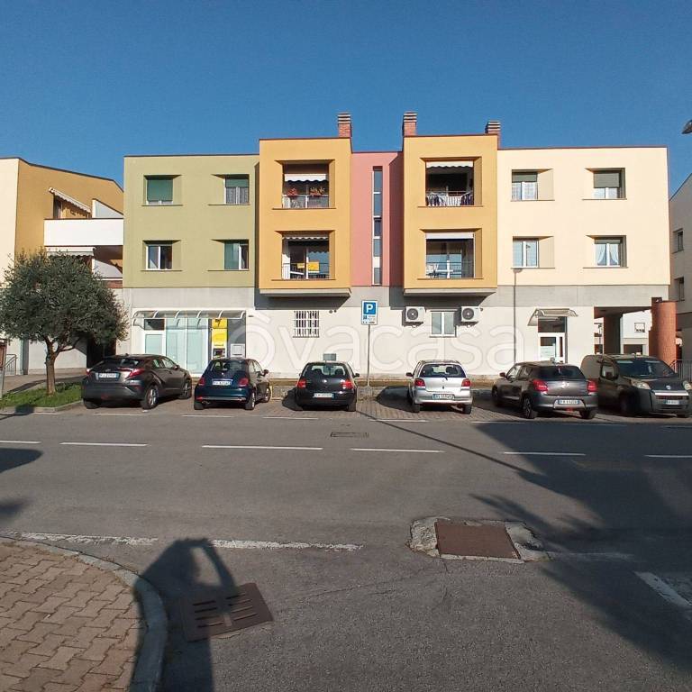Appartamento in in vendita da privato a Grassobbio via Amerigo Vespucci, 48