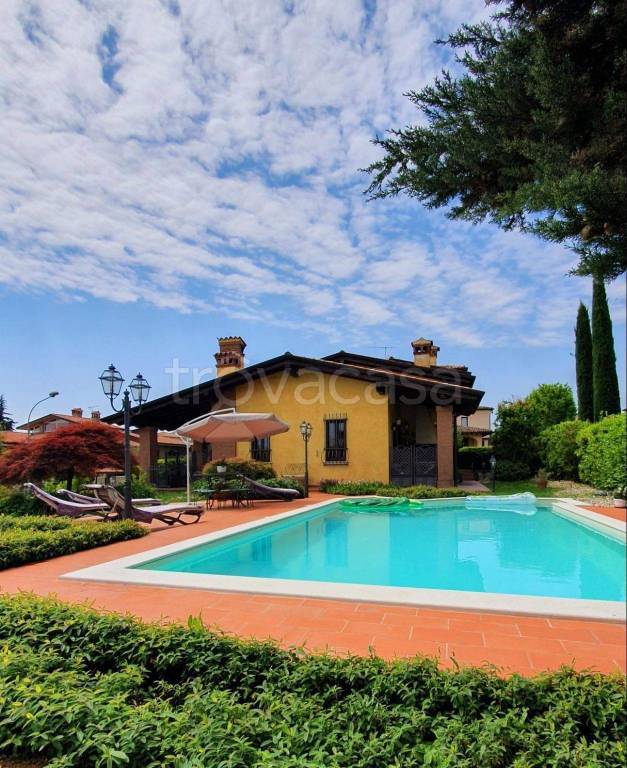 Villa in in vendita da privato a Moniga del Garda via della Costa, 13