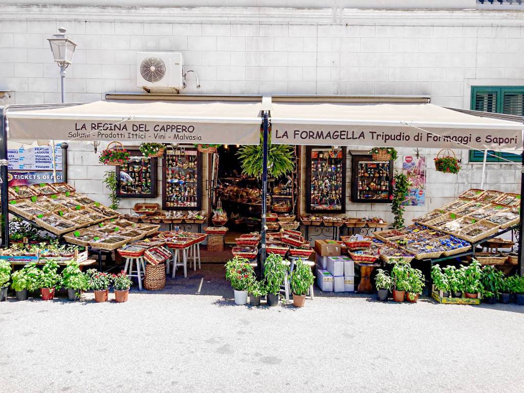 Negozio Alimentare in in vendita da privato a Lipari corso Vittorio Emanuele