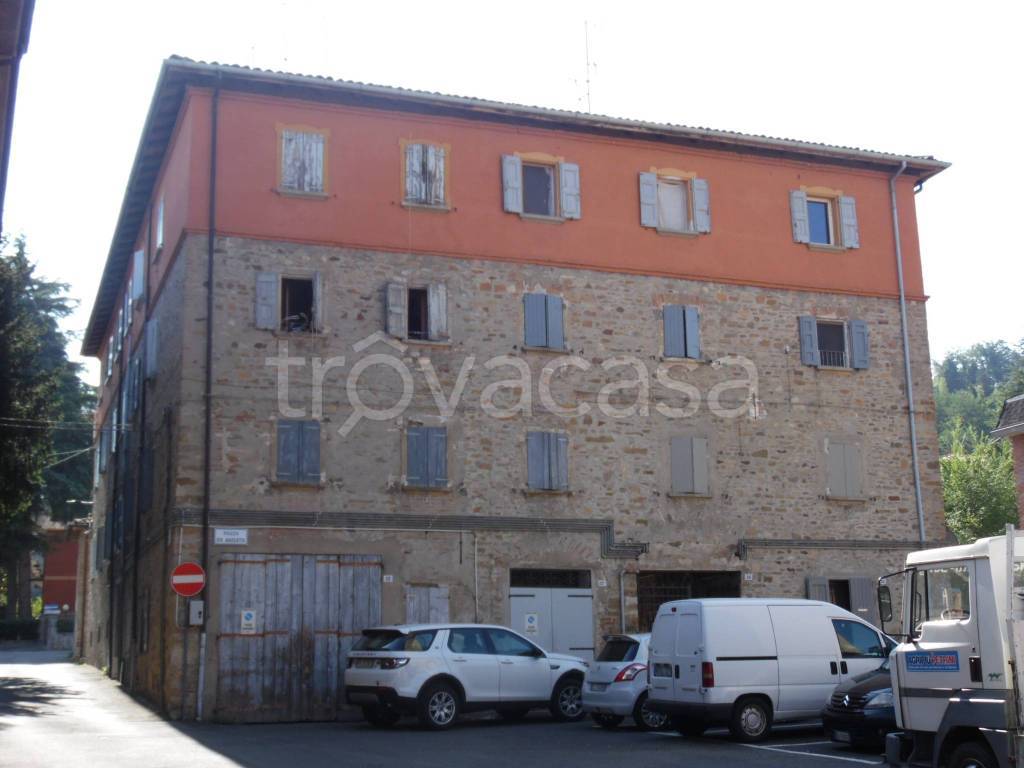 Appartamento in vendita a Valsamoggia piazza 15 Agosto