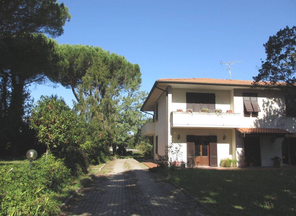 Villa Bifamiliare in in vendita da privato a San Giuliano Terme via Giuseppe Di Vittorio
