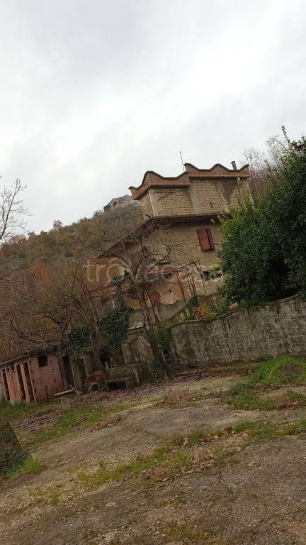 Casale in vendita a Maddaloni via Forche Caudine, 110