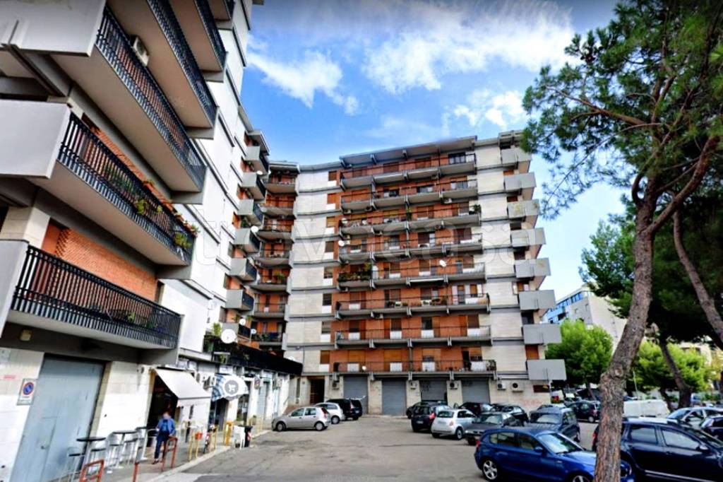 Negozio in vendita a Foggia via Vincenzo Gioberti, 44