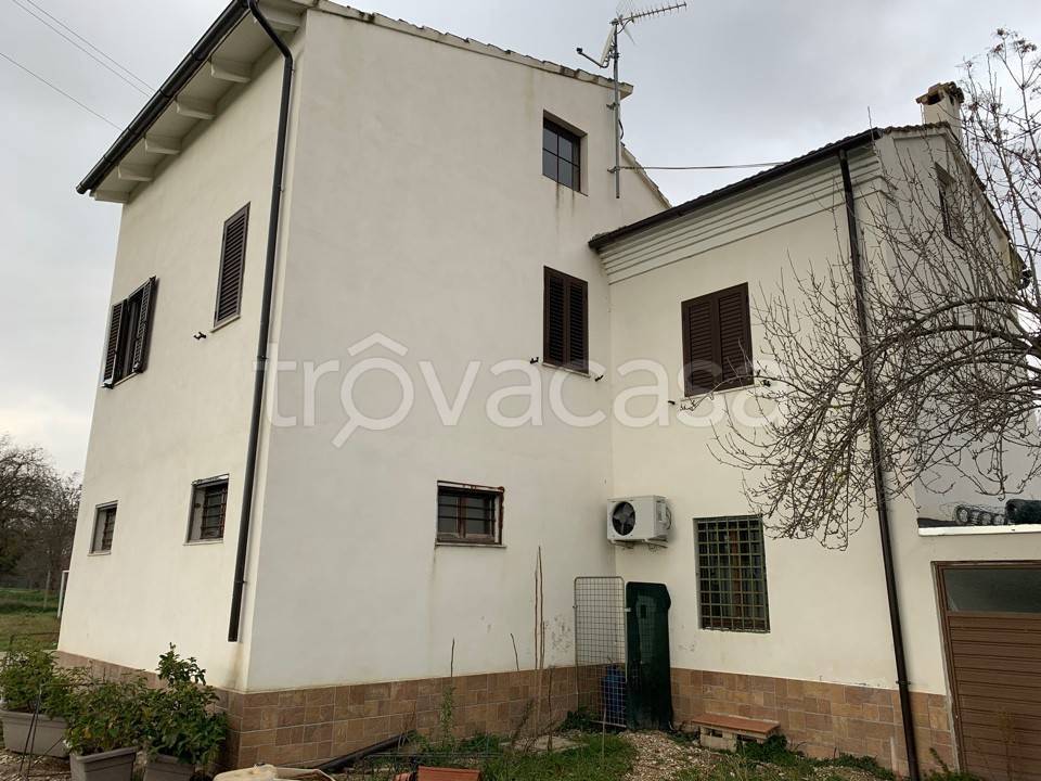 Villa in vendita a Macerata contrada Rotacupa