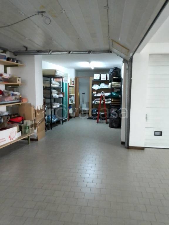 Garage in vendita a Sassari viale San Francesco, 13