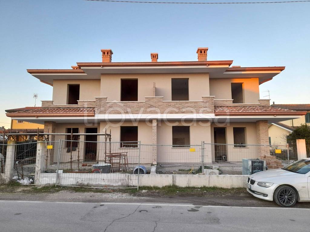 Villa Bifamiliare in in vendita da privato a Fiesso Umbertiano via Bassa, 71