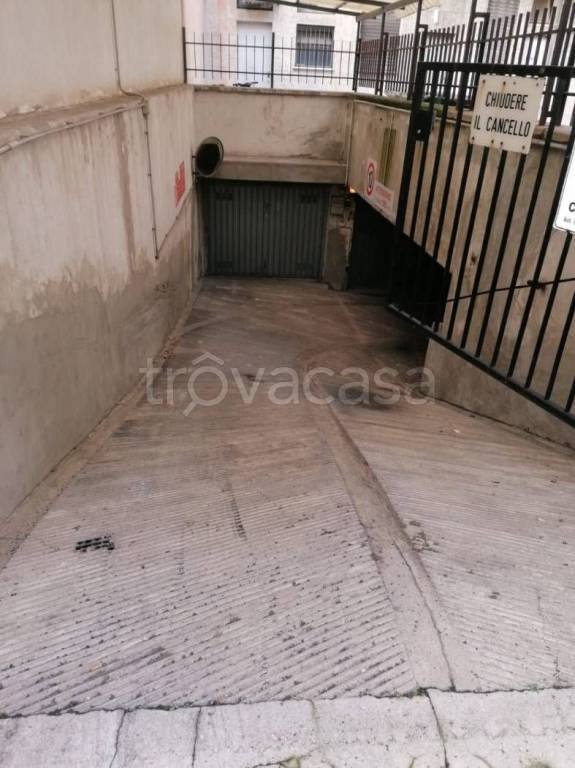 Garage in vendita a Sesto San Giovanni via Carlo Meroni, 17