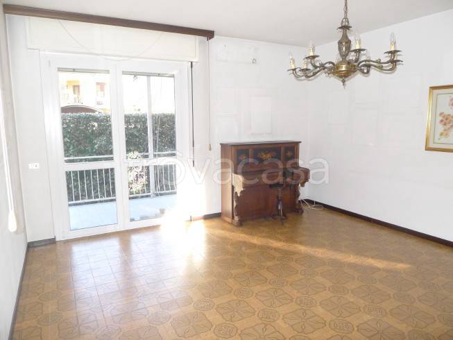Appartamento in vendita a Omegna via Giovanni Pascoli, 49