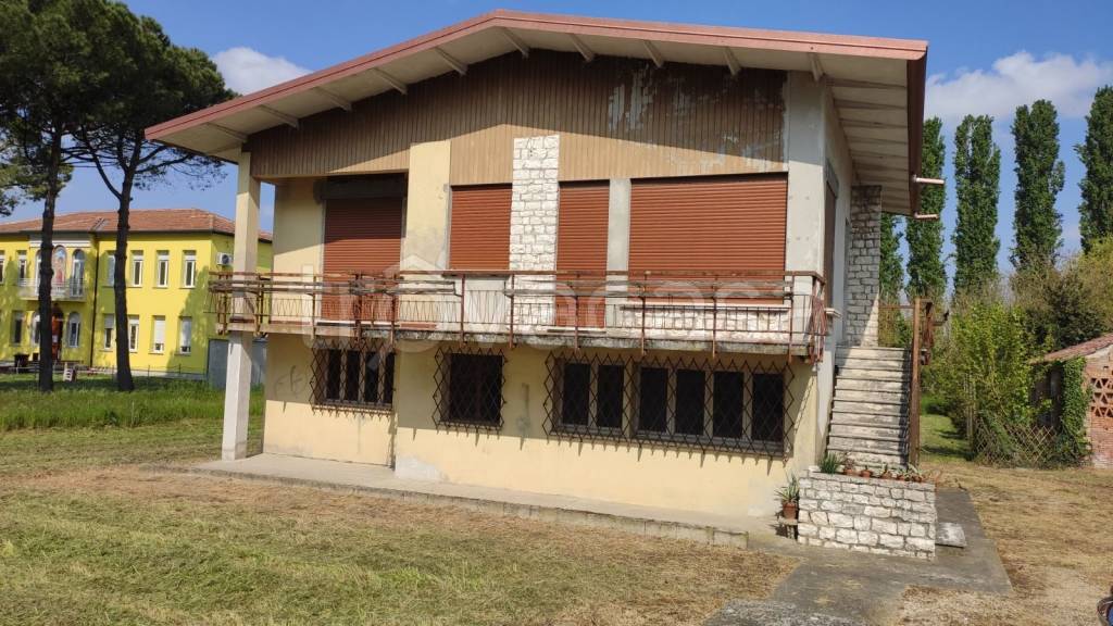 Villa a Schiera in in vendita da privato a Lendinara via Ex Provinciale Rasa, 34