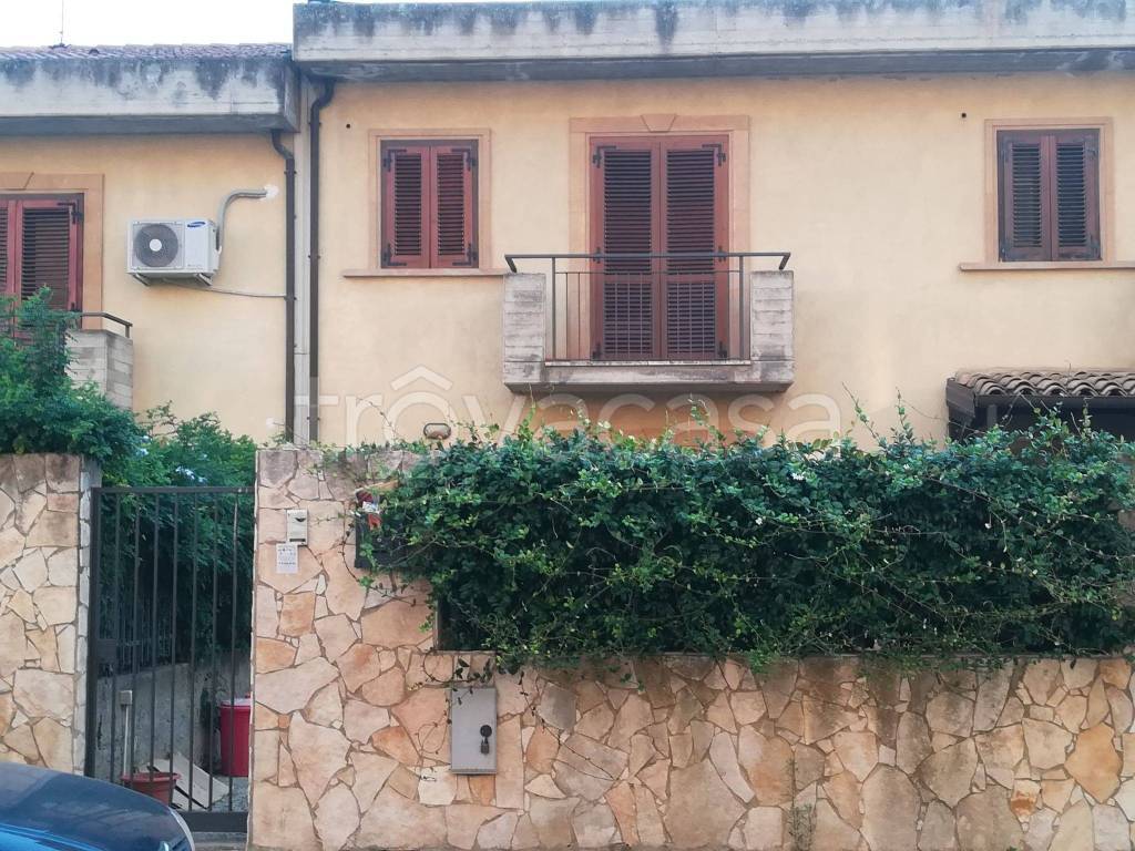 Villa a Schiera in in vendita da privato a Caltagirone via Adamo Asmundo