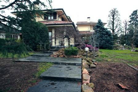 Villa Bifamiliare in vendita a Cabiate viale Repubblica