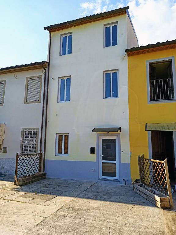 Casa Indipendente in vendita a Capannori via San Donnino