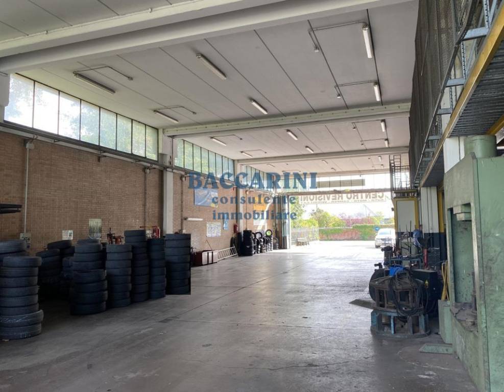 Capannone Industriale in vendita a Faenza via del cavalcavia, 55