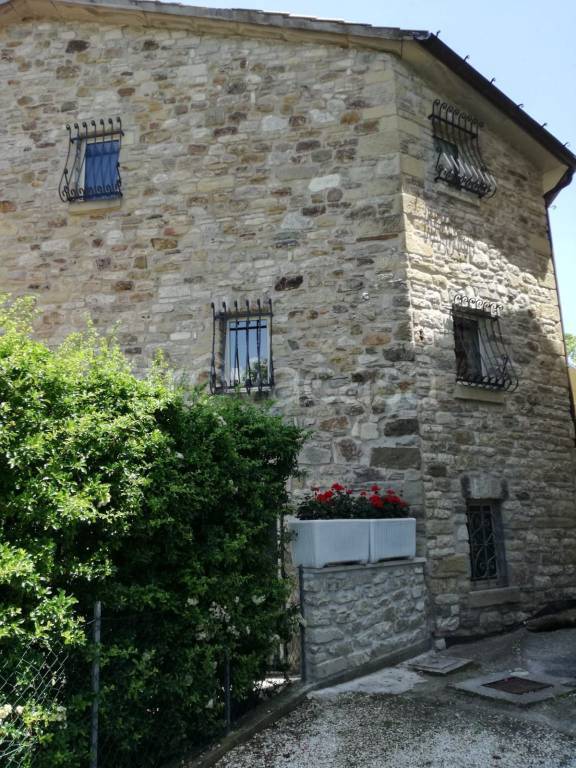 Casale in in vendita da privato a Belforte all'Isauro via Gioacchino Rossini, 1
