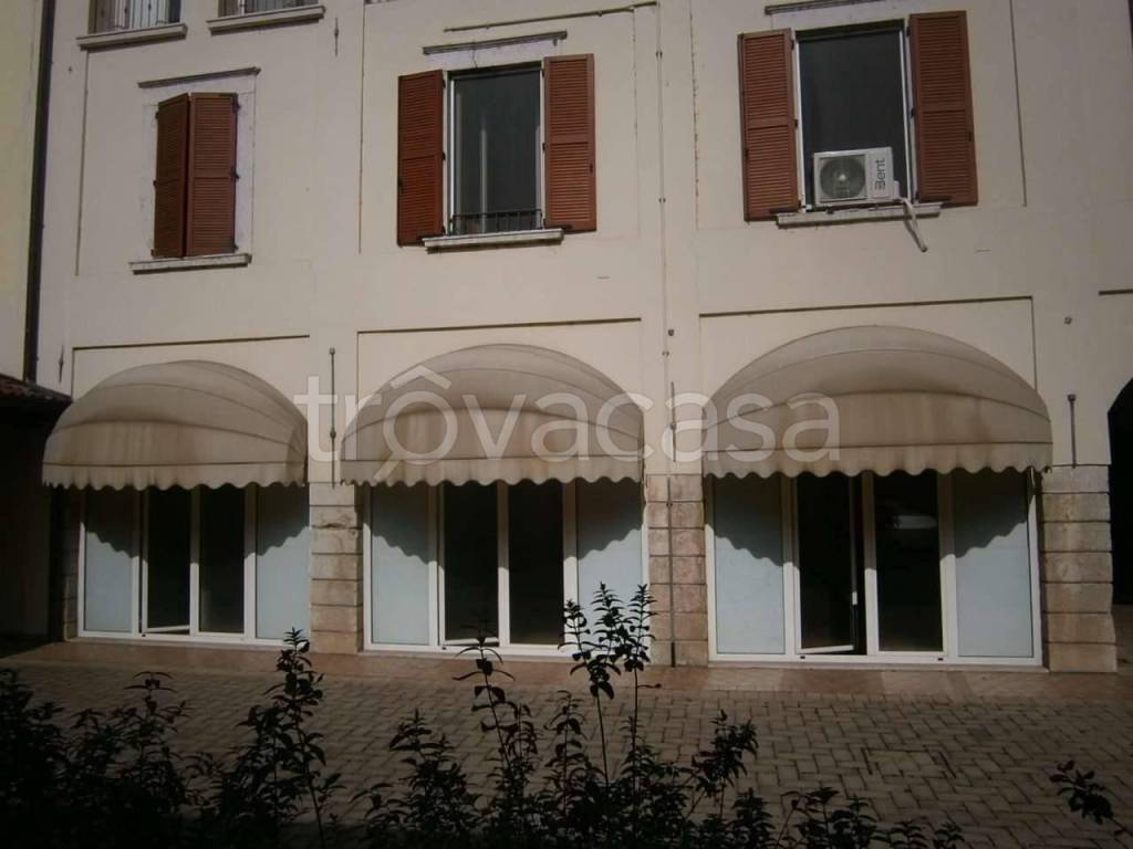 Ufficio in vendita a Villanuova sul clisi via Circonvallazione